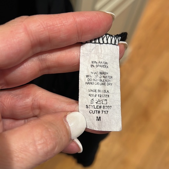 Women’s black size M JOLIE cold shoulder 3/4 length sleeve shirt - Picture 6 of 7